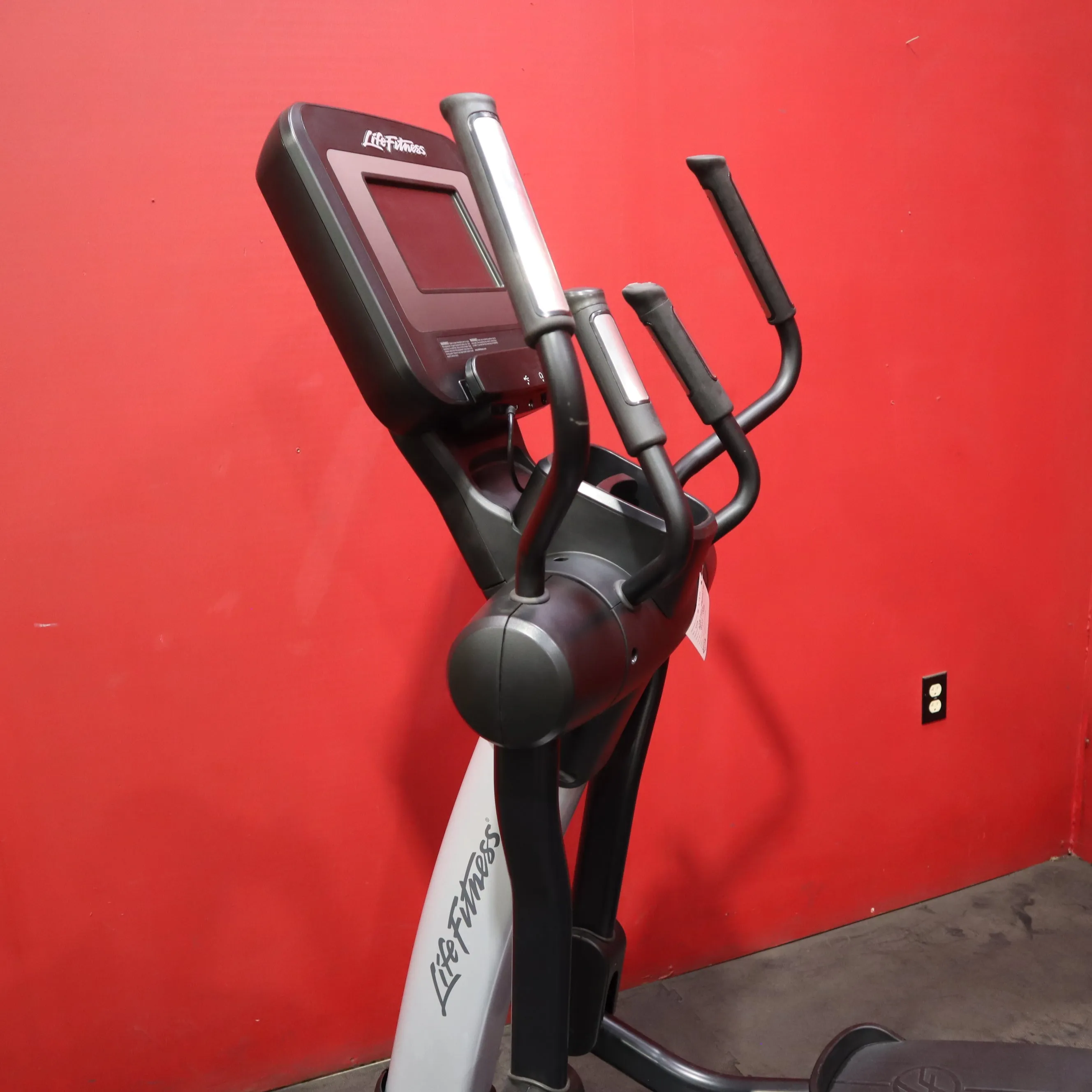 Life Fitness 95x Elliptical Trainer w/ SI Display (Refurbished)