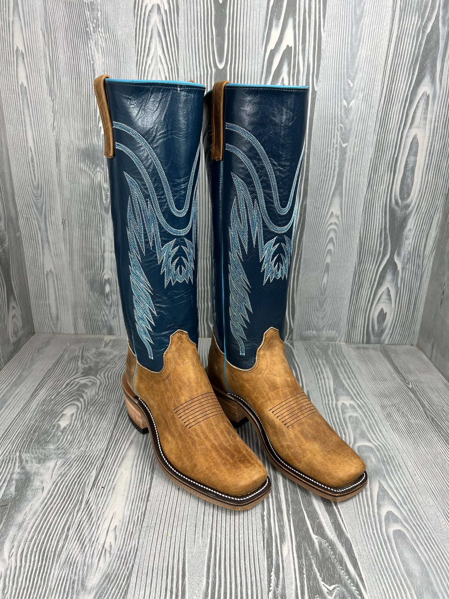 Men's Olathe Distressed American Bison with 15" Blue Glazed Buffalo Tops