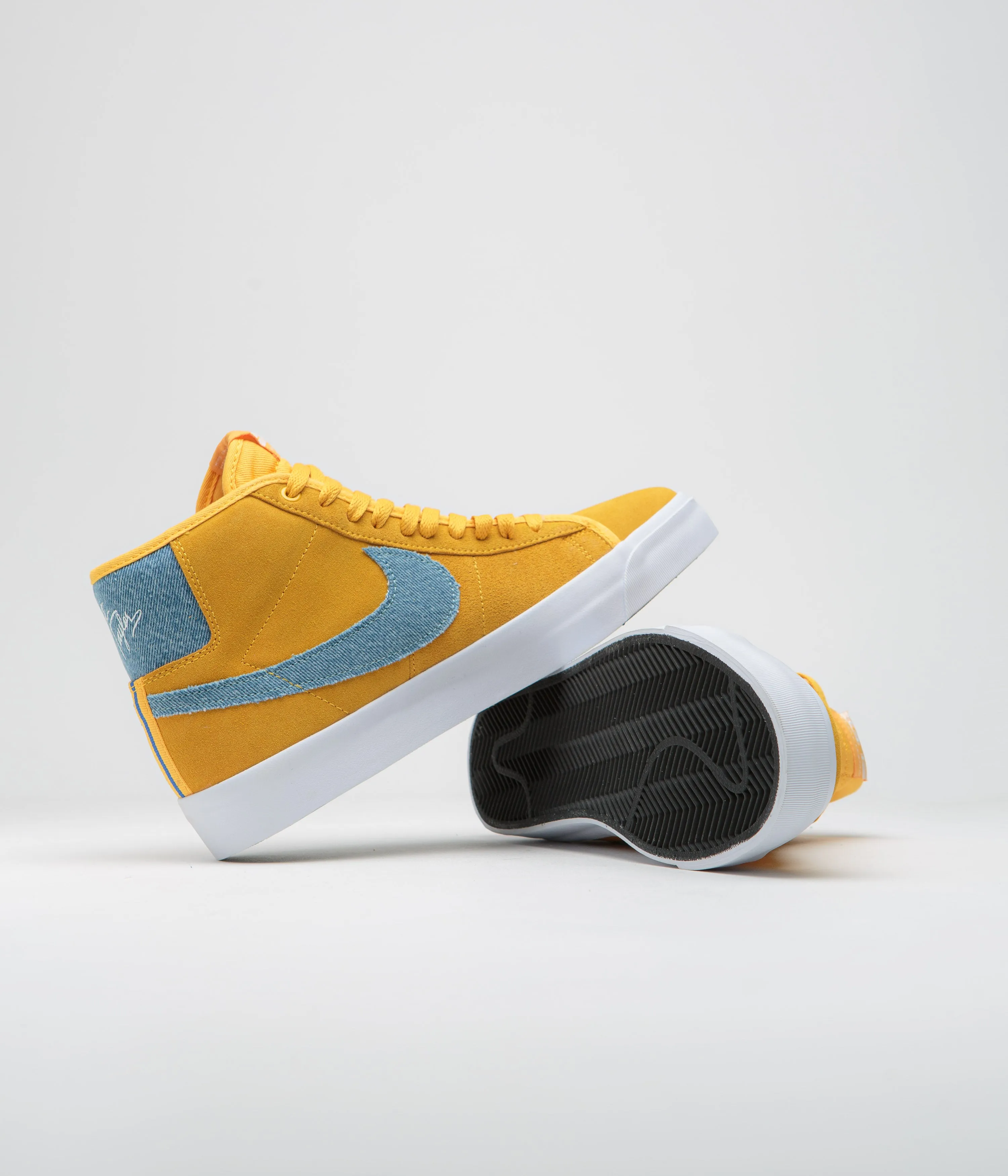 Nike SB Blazer Mid Pro GT Shoes - University Gold / Game Royal