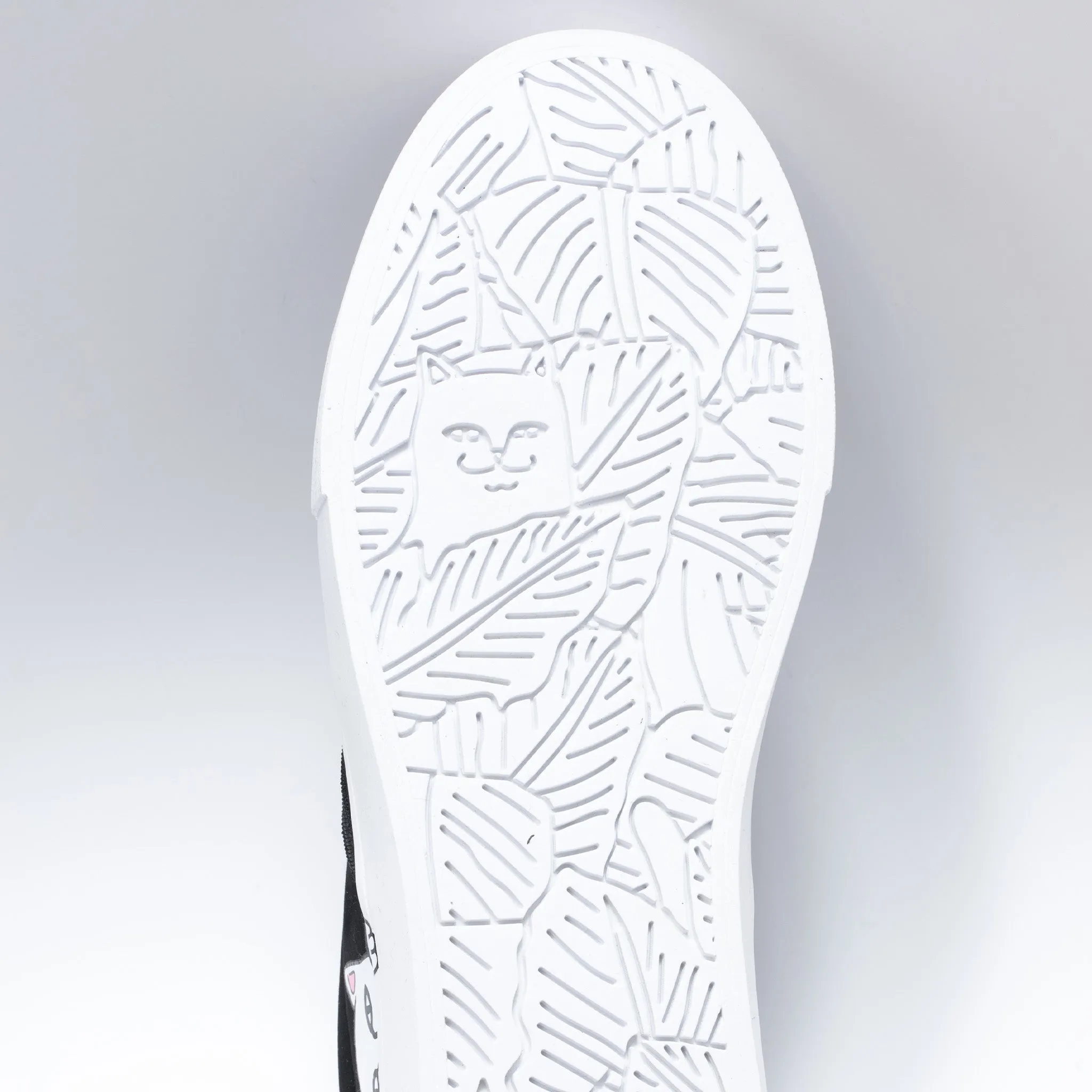 Peeking Nermal Slip On Shoes (Black)