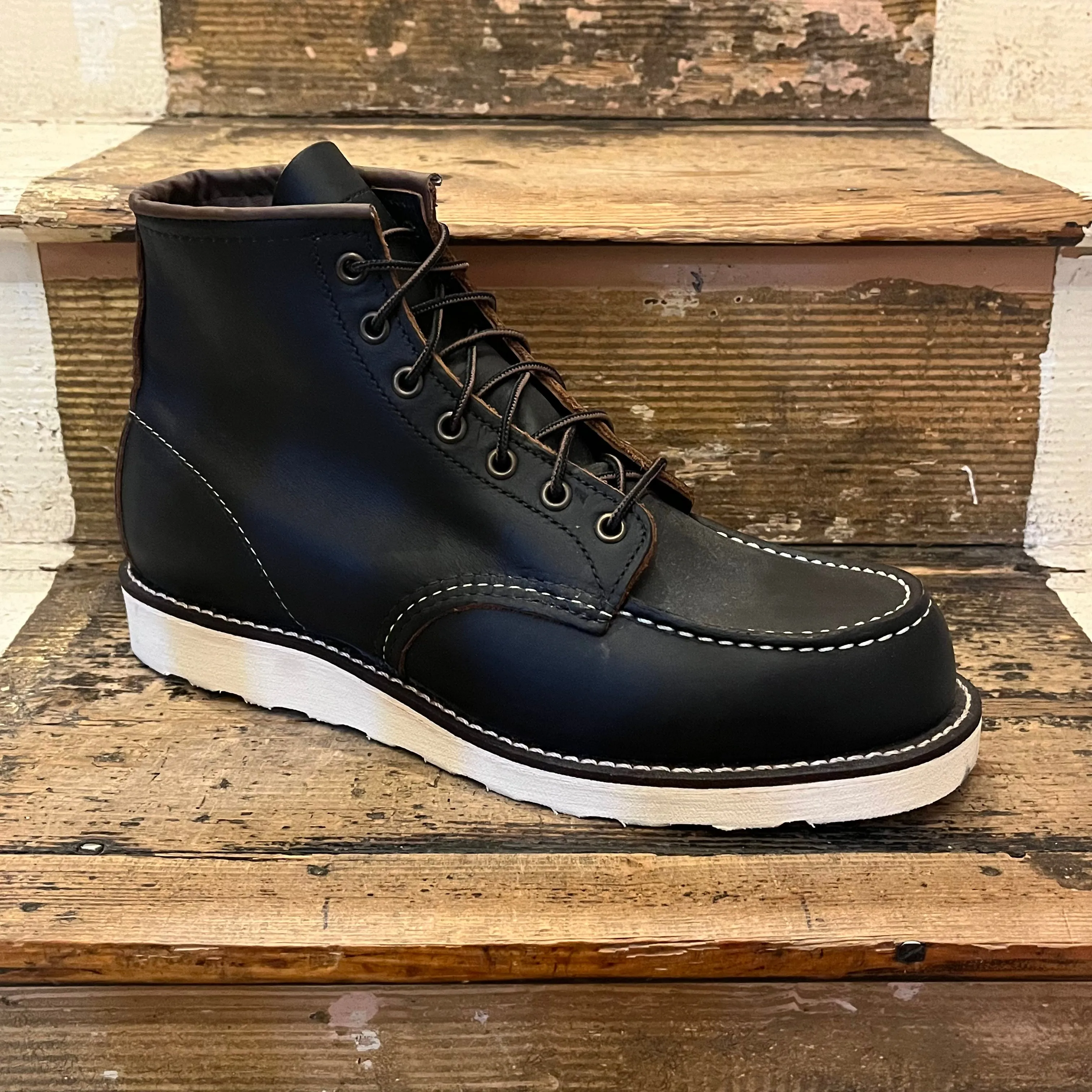 Red Wing - Classic Moc Toe 8849 - Black Prairie