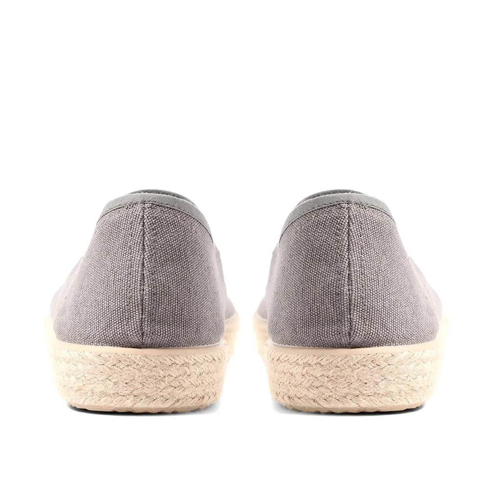 Slip-On Espadrilles - RAYLEN / 324 051